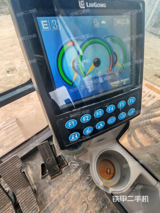 驾驶室整体（整机外观）