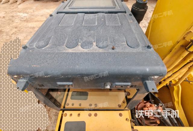 驾驶室顶部（整机外观）