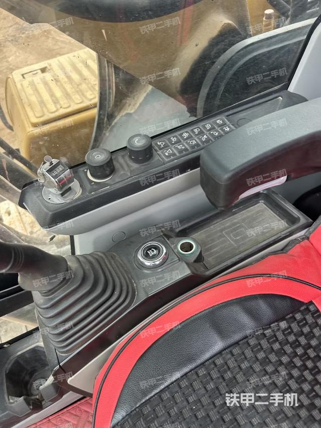 后窗玻璃角標(biāo)（駕駛室部分）