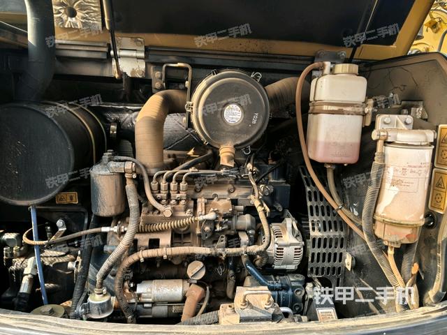 發(fā)動(dòng)機(jī)室（上車部件）