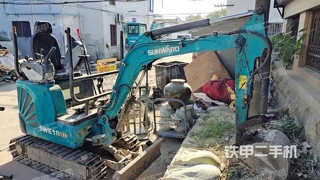 驾驶室顶部（整机外观）