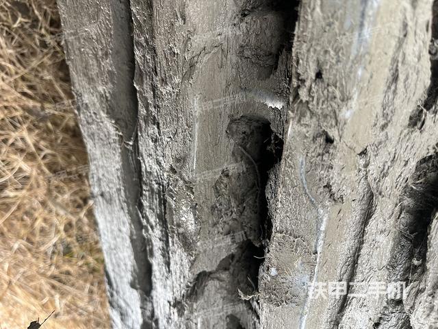 右驅(qū)動輪（行走機構(gòu)）