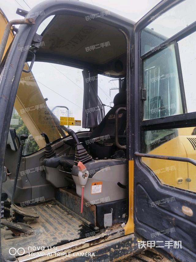 ?駕駛室正側(cè)（駕駛室部分）