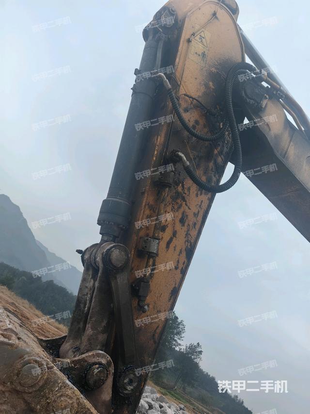 小臂整体左后（工作和回转装置）