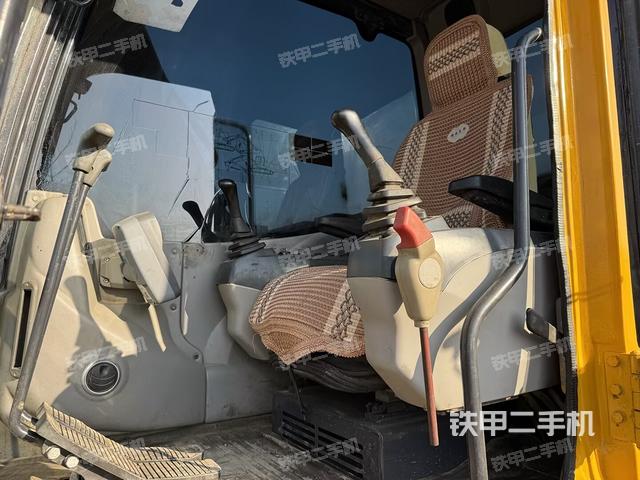 驾驶室整体（整机外观）