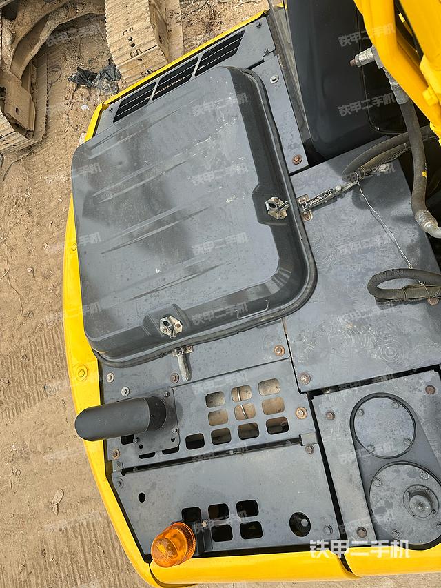 驾驶室顶部（整机外观）