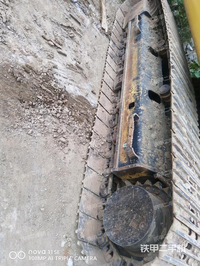 單側(cè)履帶整體（整機(jī)外觀）