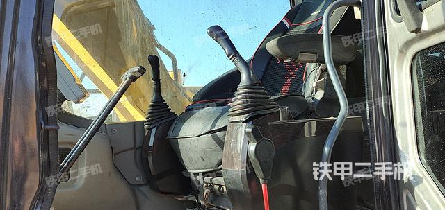 驾驶室整体（整机外观）