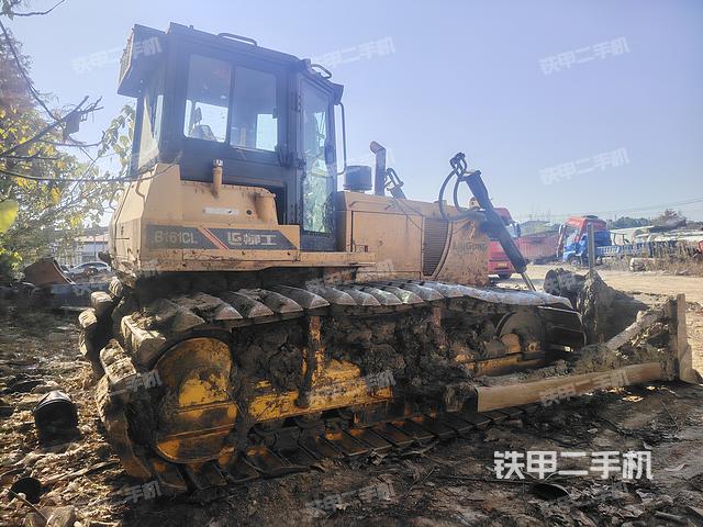 整机右后45°（设备外观及核心部件）