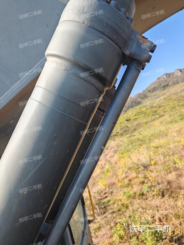 大臂油缸整體?豎拍（工作和回轉(zhuǎn)裝置）