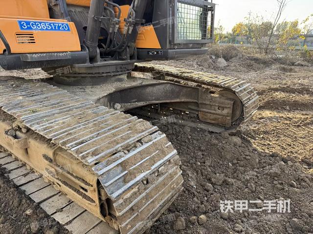 單側(cè)履帶整體（整機(jī)外觀）