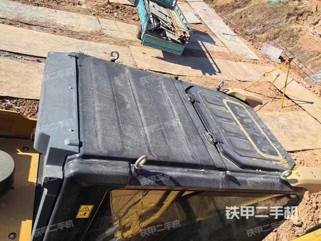 駕駛室頂部（整機(jī)外觀）