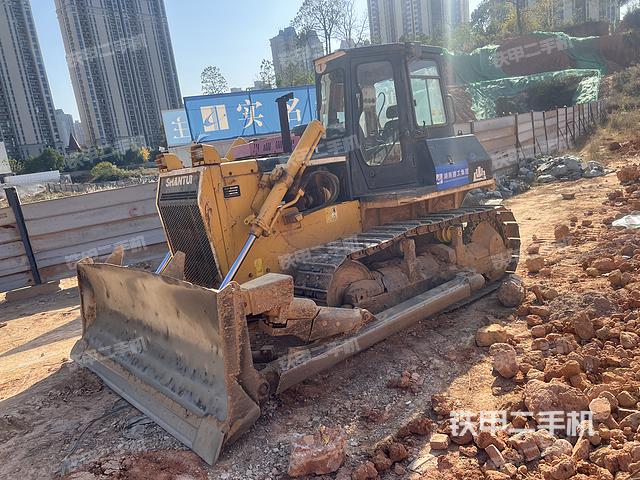 山推SD16标准型推土机