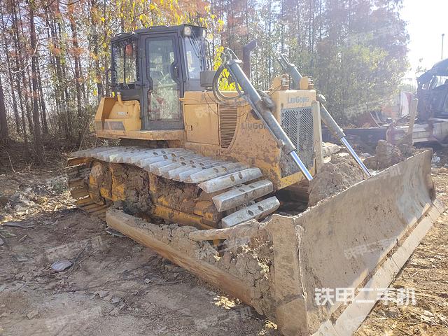 整机右侧（设备外观及核心部件）