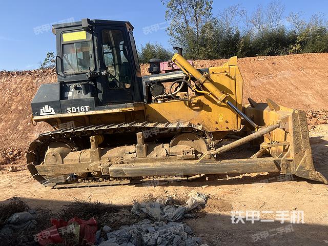 整机右侧（设备外观及核心部件）