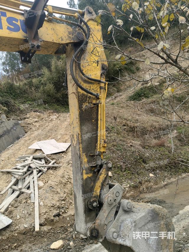 小臂整体左后（工作和回转装置）