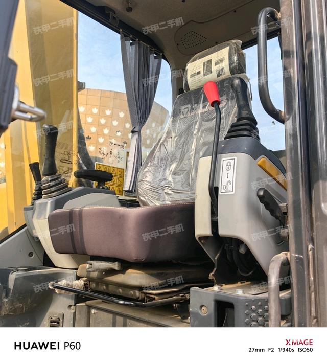 駕駛室整體（整機外觀）