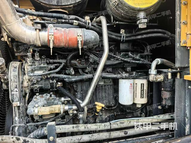 发动机左侧（整机外观及大件）