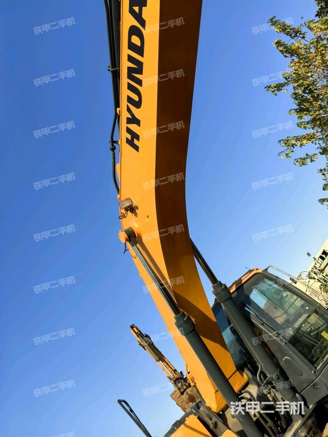 大臂整体 右侧（工作和回转装置）