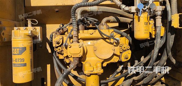 液壓泵艙室正面整體（整機(jī)外觀(guān)）