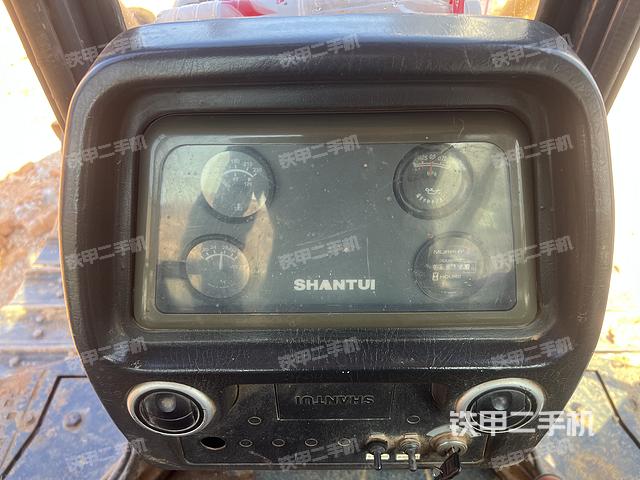 驾驶室操作台（设备外观及核心部件）