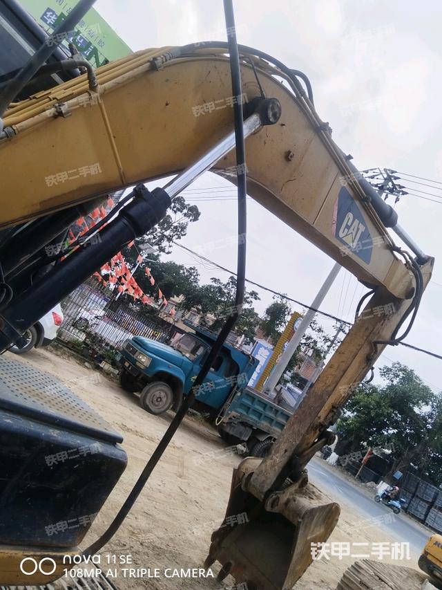 大臂整體?右側(cè)（工作和回轉(zhuǎn)裝置）