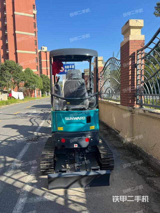 单侧履带整体（整机外观）