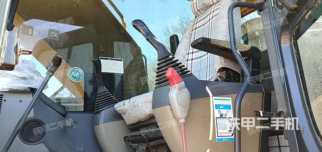 駕駛室整體（整機(jī)外觀）