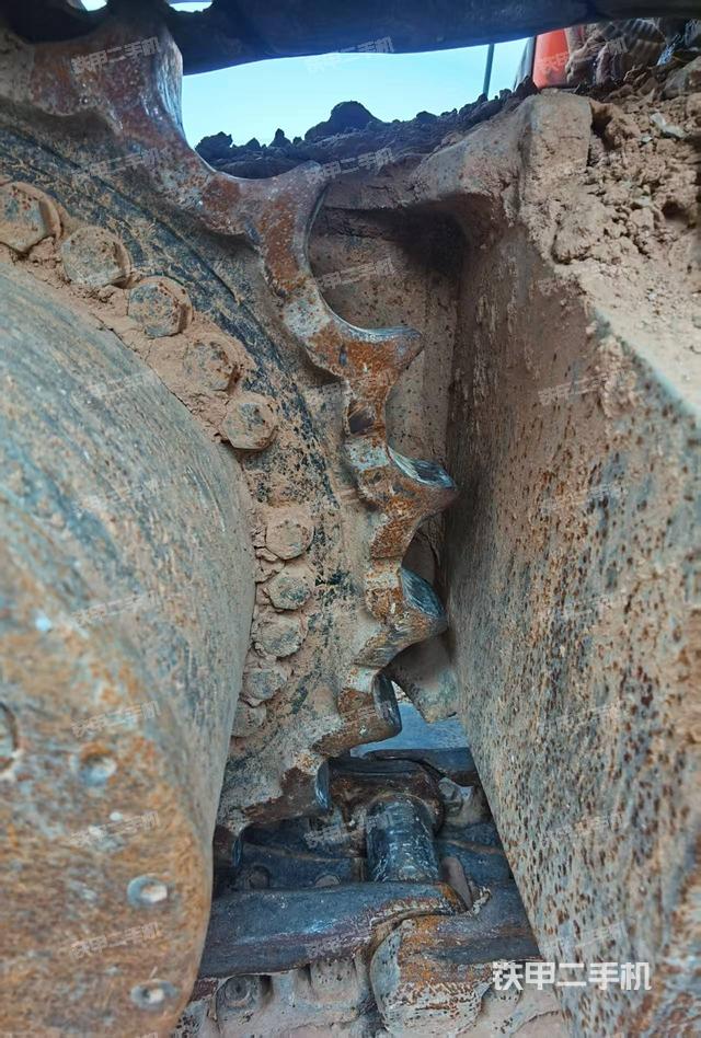 右驱动轮（行走机构）