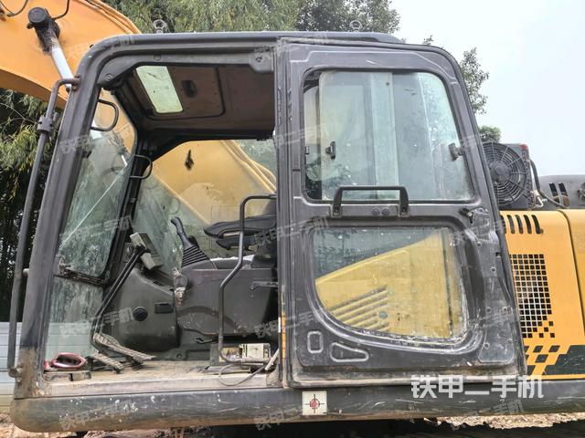 驾驶室正侧（驾驶室部分）