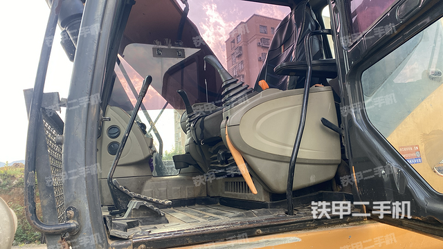 驾驶室整体（整机外观）