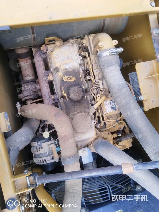 發(fā)動(dòng)機(jī)室（上車部件）