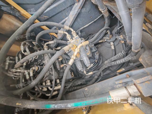 回轉(zhuǎn)馬達和主控閥（整機外觀）