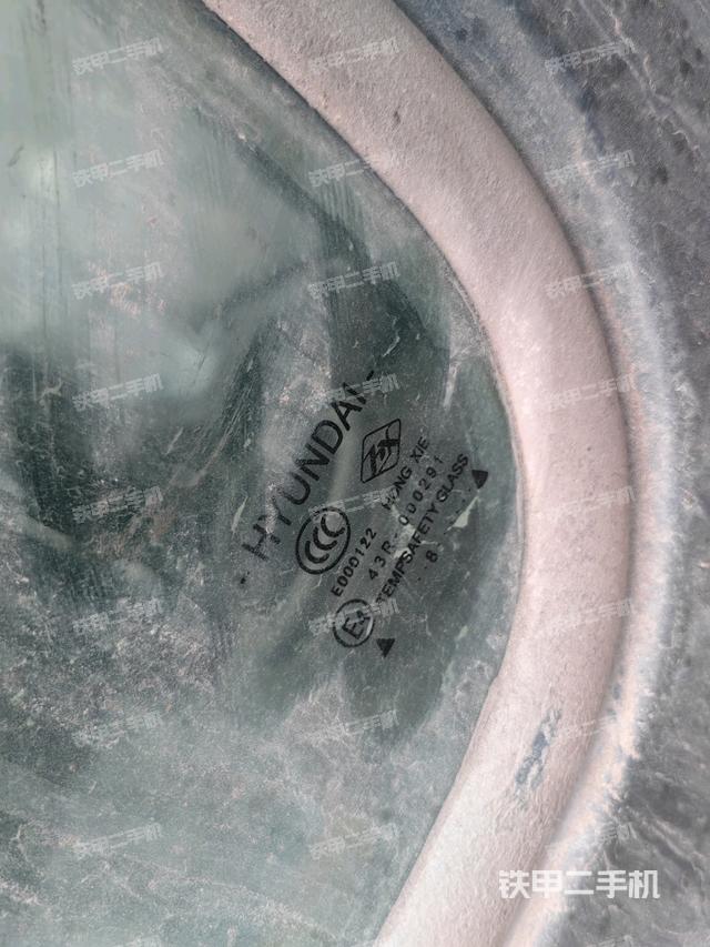 后窗玻璃角标（驾驶室部分）