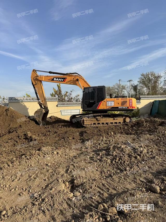 三一重工SY215C挖掘機(jī)