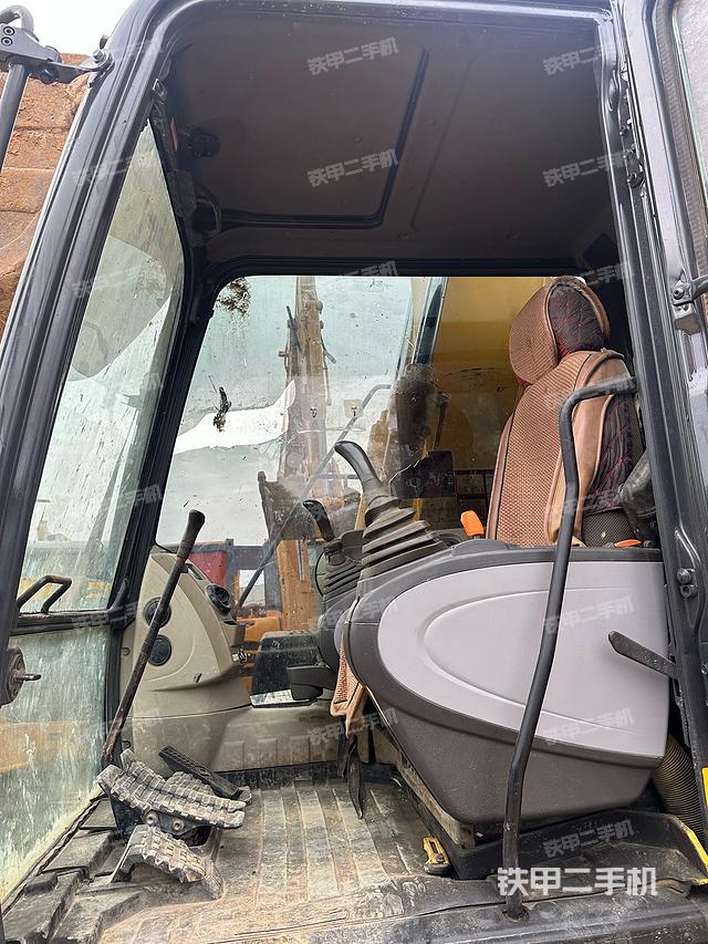 驾驶室整体（整机外观）