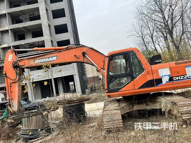 驾驶室整体（整机外观）