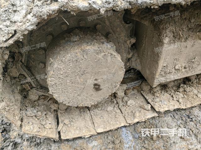 右驱动轮（行走机构）