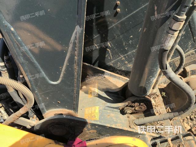 大臂根部?斜（工作和回轉(zhuǎn)裝置）