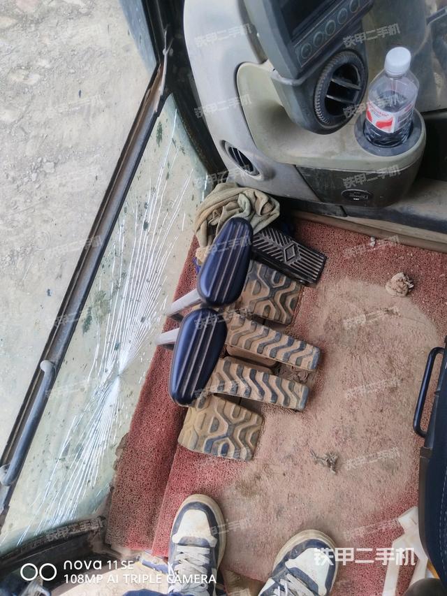 座椅左側(cè)控制臺(tái)/音響/含左手柄（駕駛室部分）