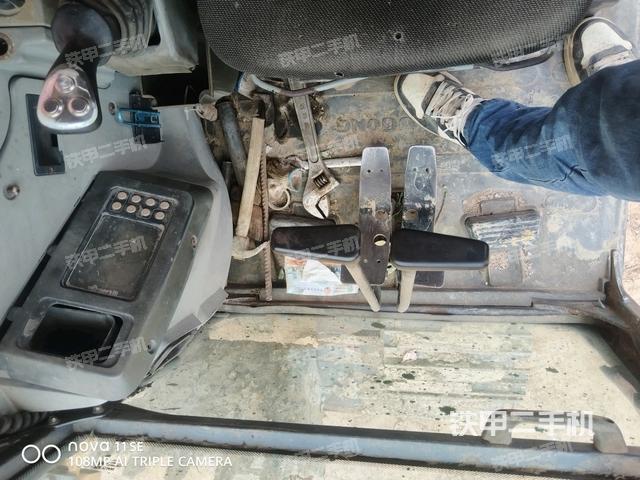 座椅右侧控制台/钥匙门/油门/含右手柄（驾驶室部分）