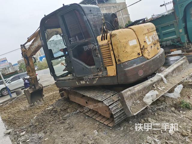 柳工CLG908D挖掘机