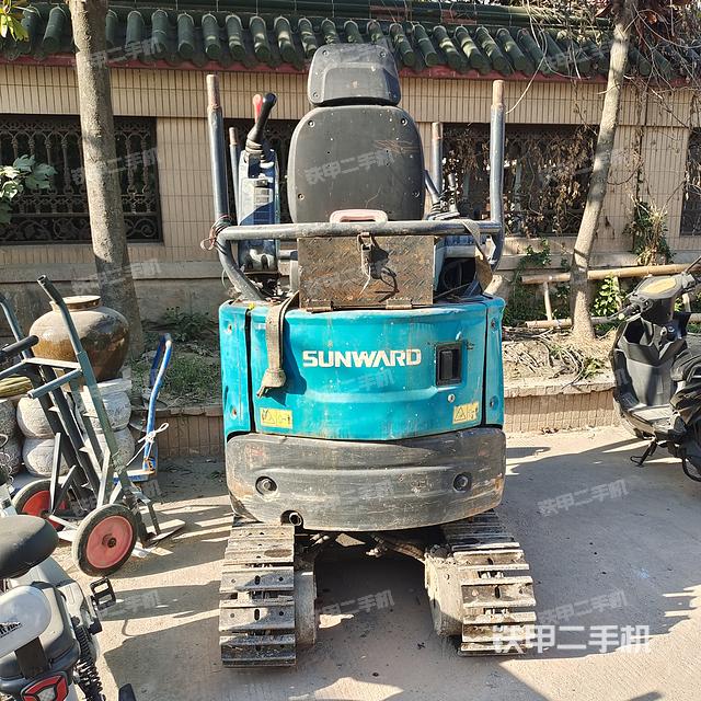 驾驶室整体（整机外观）