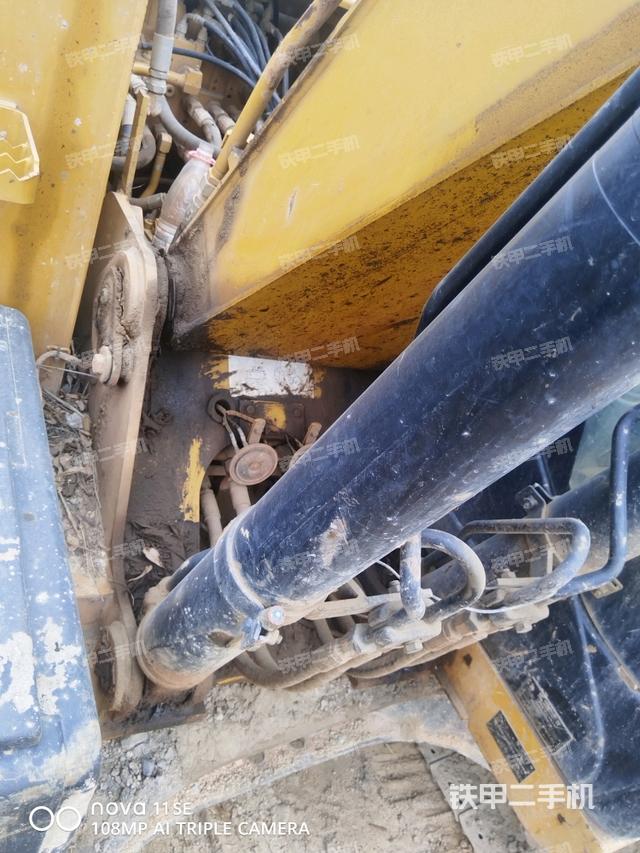 大臂背部俯視（工作和回轉(zhuǎn)裝置）