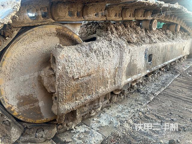 單側(cè)履帶整體（整機(jī)外觀）