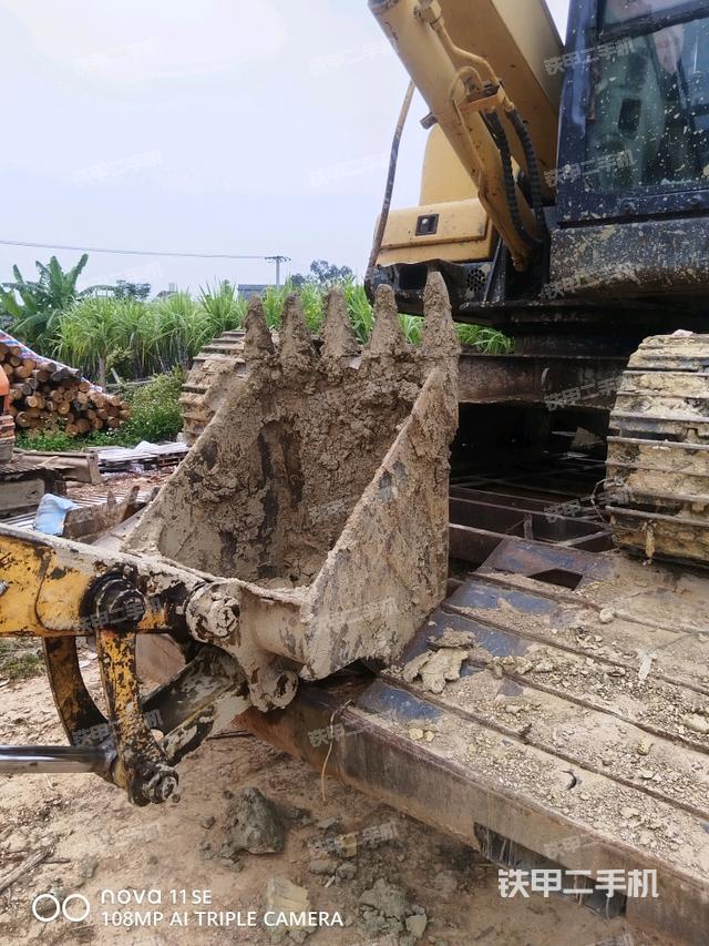 大臂整体 右侧（工作和回转装置）