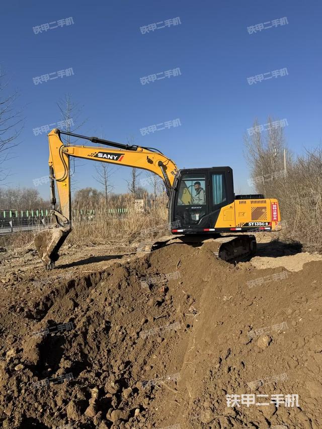 三一重工SY135C挖掘机