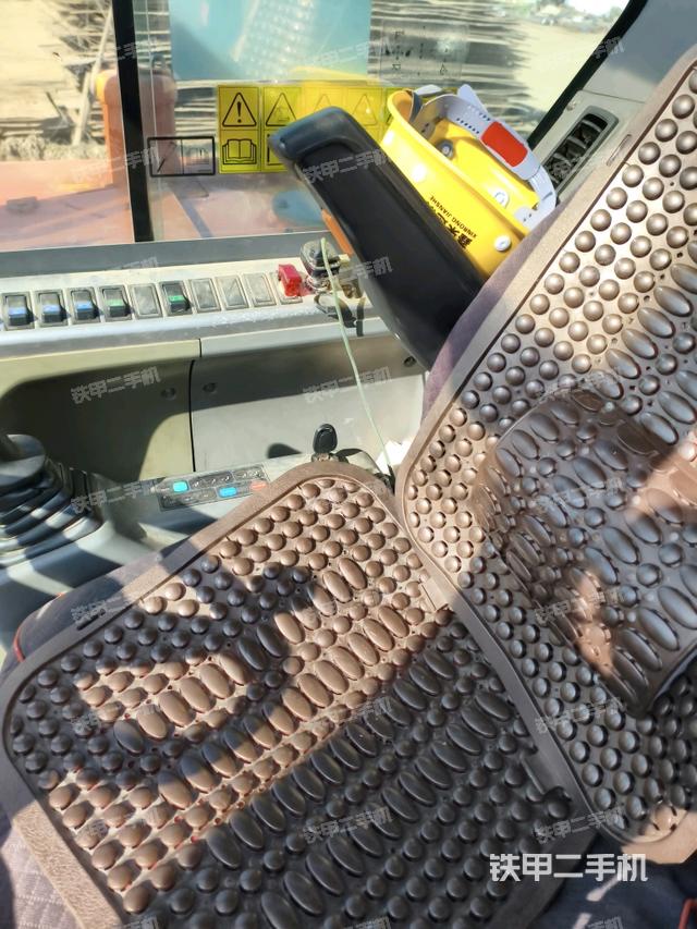 驾驶室整体（整机外观）