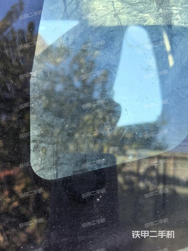 后窗玻璃角标（驾驶室部分）