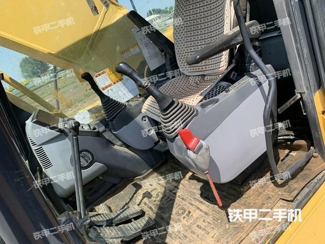 駕駛室整體（整機(jī)外觀）